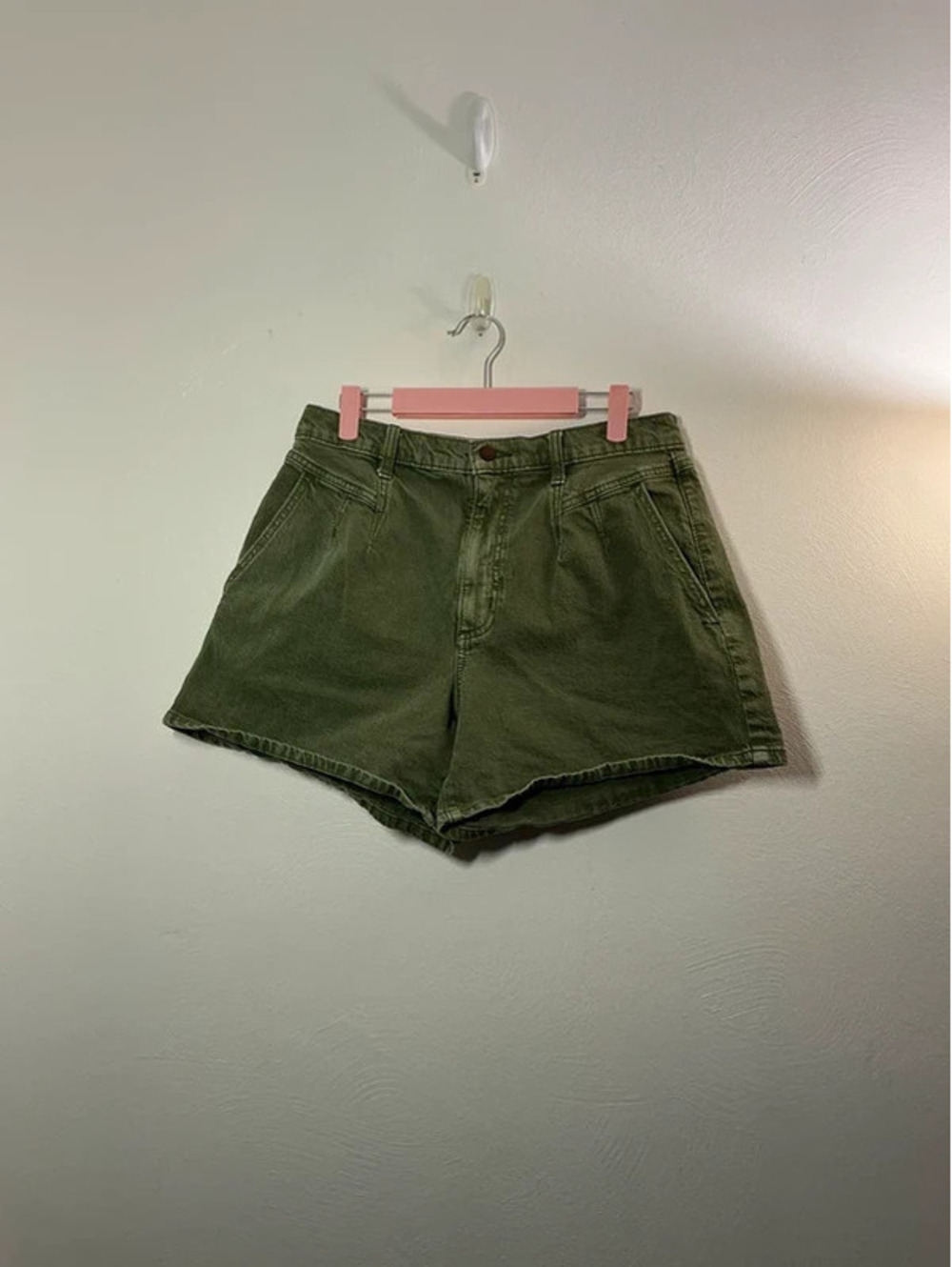 Universal Thread Olive Green High Rise Midi Shorts Size 10/30r